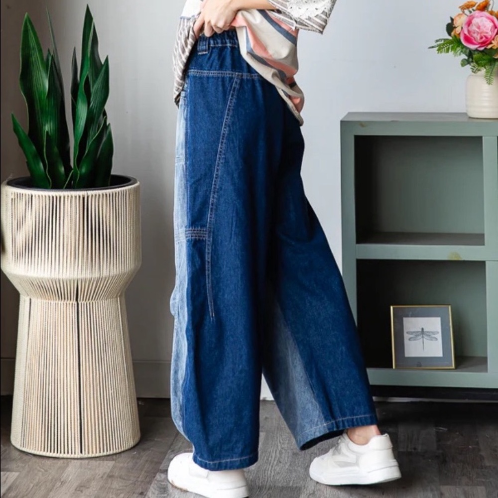 Oli & Hali Two-Tone Light and Dark Blue Wide-Leg Jeans - Picture 3 of 5